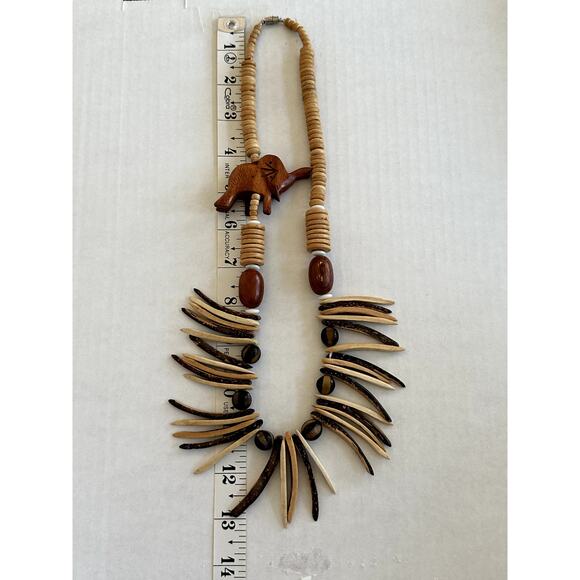 Primitive Wood Carved Beaded Bohemian Elephant African Safari Animal Necklace - Picture 9 of 9